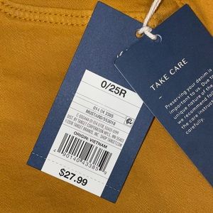 NWT womens mustard jeans size 0/25R from universal thread!